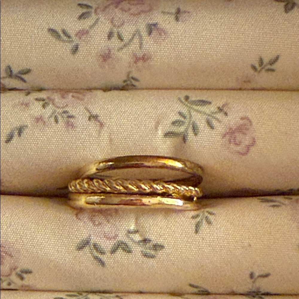 Elegant Gold-Tone Women's Ring Set